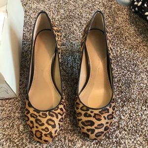 New BR Yvonne leopard round toed pumps